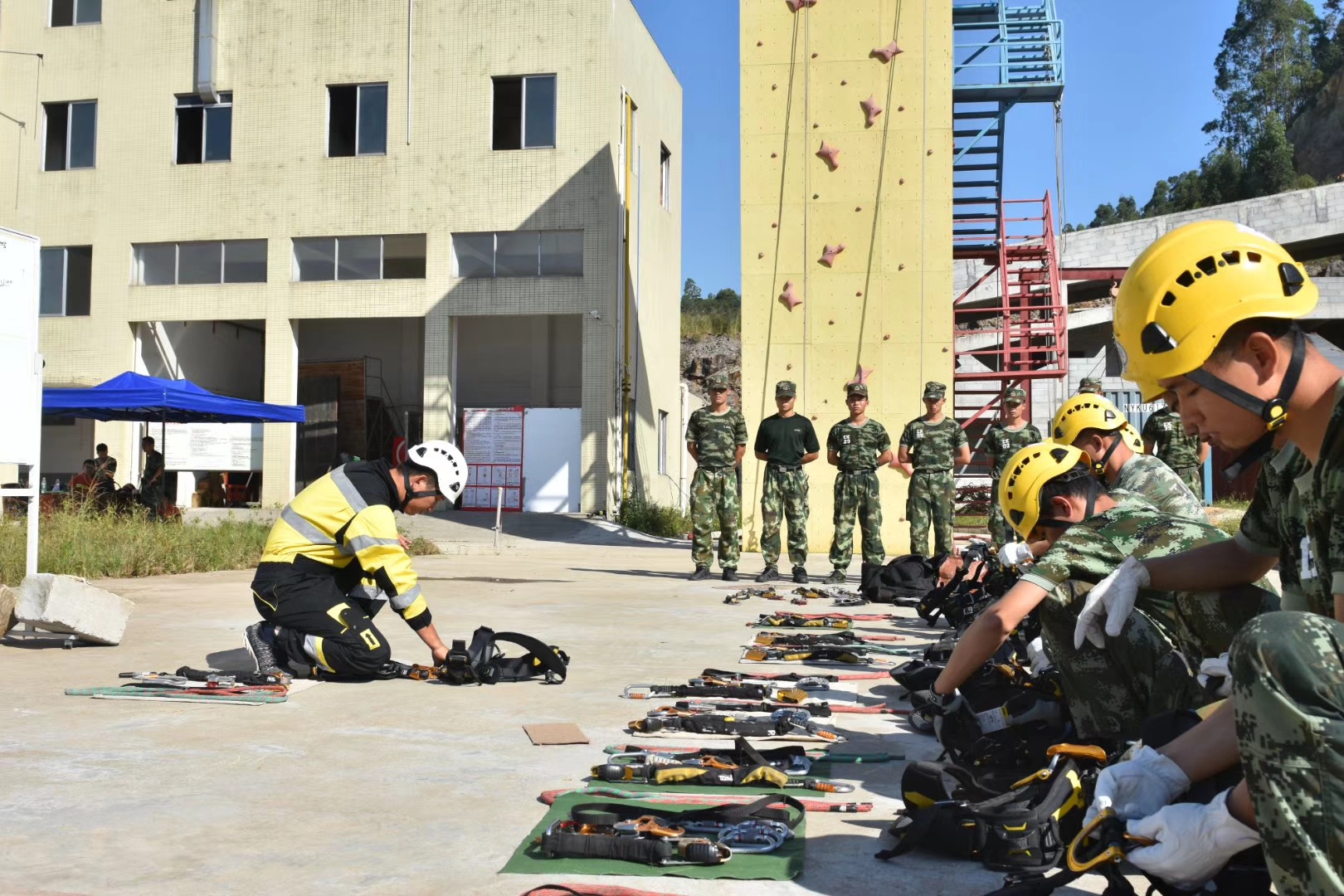 佳保安全为福建某核电企业消防救援队人员开展水域救援与高空救援培训