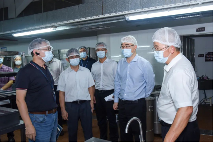 佳保安全人员陪同某局领导督导检查安全防范