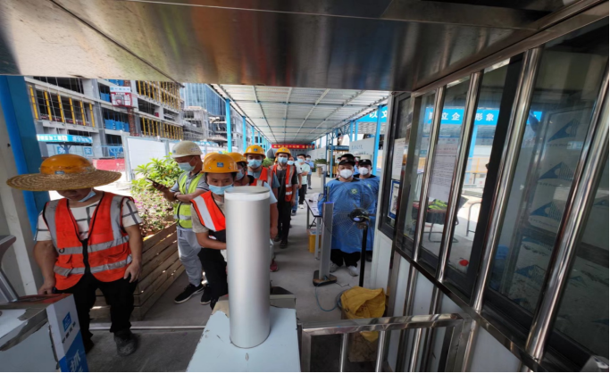 佳保对某公司在建项目进行疫情防控安全检查